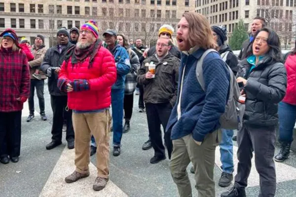 Pittsburgh Post Gazette strikers outside