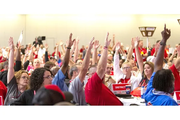 CWA Delegates Vote on Resolutions at 80th Convention
