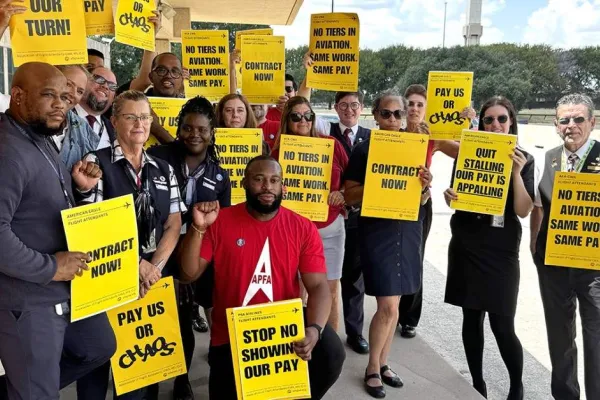 PSA Flight Attendant Picket DFW Airport